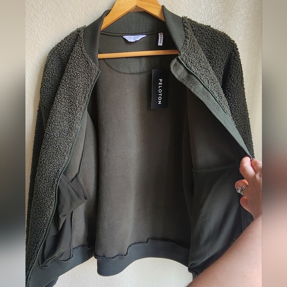 NWT PELOTON Sherpa Bomber Jacket Green Size M - Picture 6 of 7